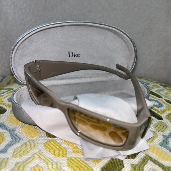 Christian Dior Sunglasses - Picture 6 of 7